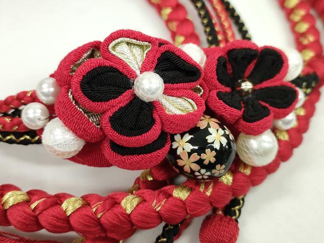 平和屋着物●和装小物　振袖用帯締め　つまみ細工　飾り玉　パール　花　本紅×黒　金糸　撚り房　逸品　未使用　CAAW4114ju