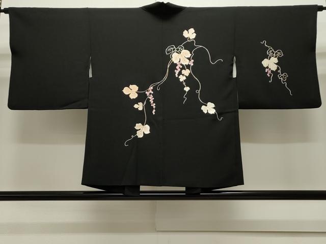 平和屋着物∞羽織 総刺繍 葡萄蔦の葉文 黒地 正絹 逸品 CAAW4815dy