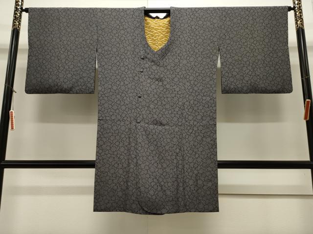 平和屋着物＃道行コート 雪輪文 黒地 ロング丈 正絹 逸品 CAAW4843dy