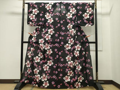 平和屋着物∴夏物 綿紅梅 浴衣 舞花文 黒地 金彩 綿 逸品 CAAW5147dy