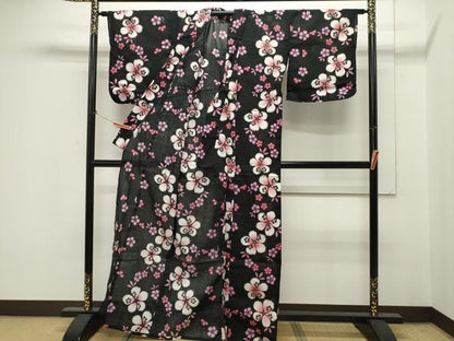 平和屋着物∴夏物 綿紅梅 浴衣 舞花文 黒地 金彩 綿 逸品 CAAW5147dy