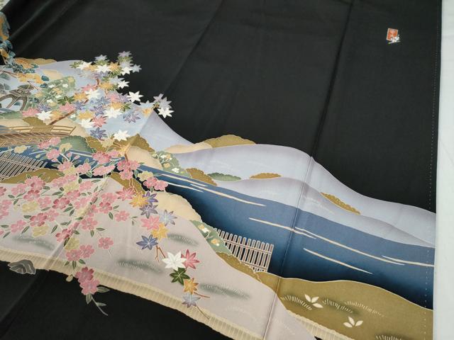 平和屋着物●豪華黒留袖　友禅　作家物　渡り橋風景草花文　　正絹　逸品　未使用　CAAW7208yc