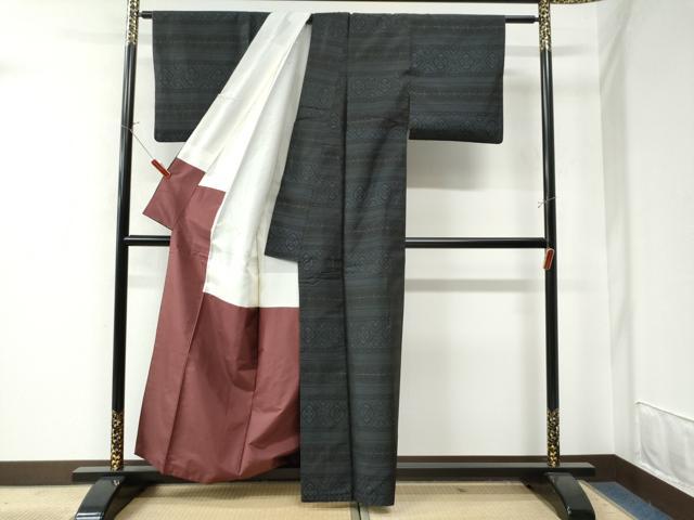 平和屋着物●本場大島紬　横段吉祥花文　徳絹織物謹製　証紙付き　正絹　逸品　CAAW7337yc