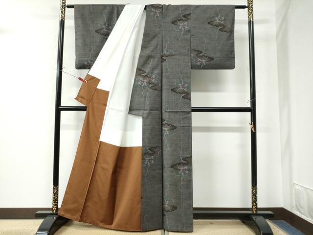 平和屋着物●本場大島紬 9マルキ 雲取り草花文 正絹 逸品 CAAW7375yc