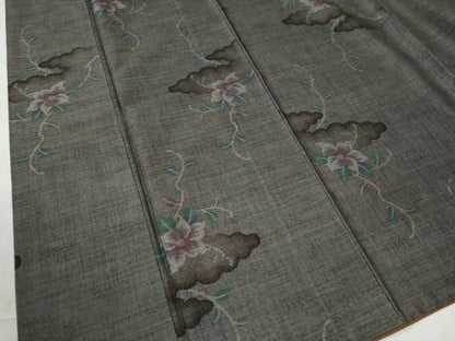 平和屋着物●本場大島紬 9マルキ 雲取り草花文 正絹 逸品 CAAW7375yc