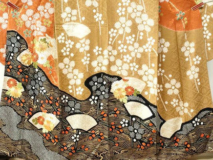 平和屋着物●豪華振袖　駒刺繍　絞り　立波地紙菊花文　金彩　正絹　逸品　CAAW7376yc