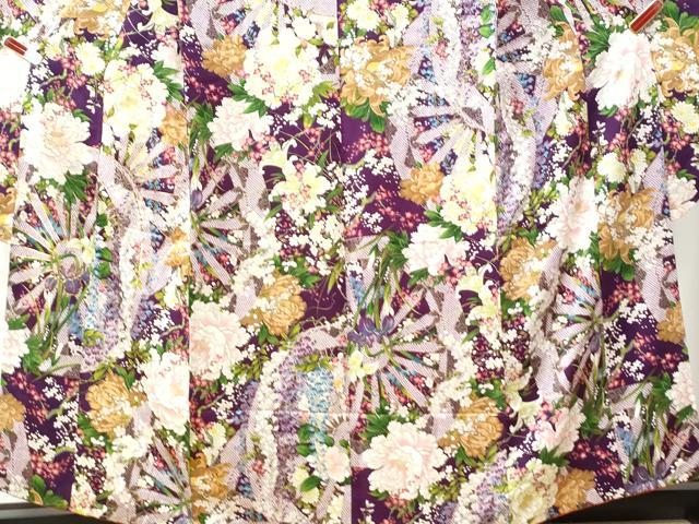平和屋着物●豪華振袖　駒刺繍　源氏車牡丹花文　金彩　正絹　逸品　CAAW7601yc