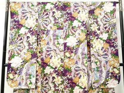 平和屋着物●豪華振袖　駒刺繍　源氏車牡丹花文　金彩　正絹　逸品　CAAW7601yc