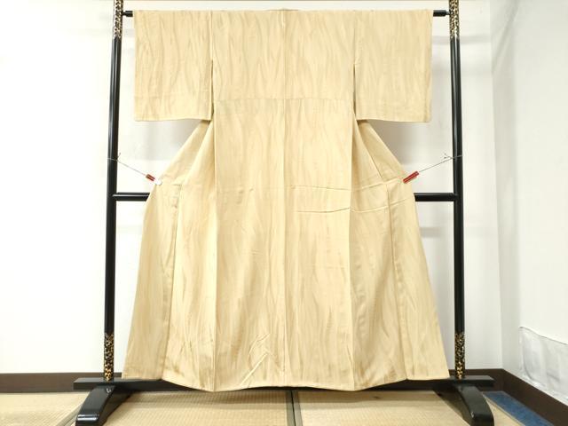 平和屋着物●上質な色無地 よろけ縞舞花地紋 砥粉色 正絹 逸品 CAAW7662yc