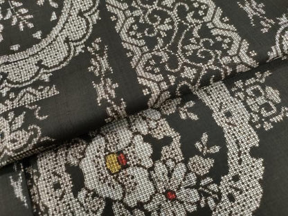 平和屋着物●本場大島紬　割り込み絣　雪輪短冊花唐草文　正絹　逸品　CAAW7712yc