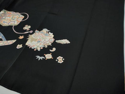 平和屋着物●豪華黒留袖 駒刺繍 文箱飛鶴扇御所車浜松花唐草文 金彩 正絹 逸品 CAAW7715yc
