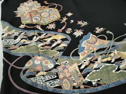 平和屋着物●豪華黒留袖 駒刺繍 文箱飛鶴扇御所車浜松花唐草文 金彩 正絹 逸品 CAAW7715yc