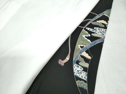 平和屋着物●豪華黒留袖 駒刺繍 文箱飛鶴扇御所車浜松花唐草文 金彩 正絹 逸品 CAAW7715yc