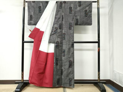 平和屋着物●本場大島紬 7マルキ 短冊重ね花唐草文 正絹 逸品 未使用 CAAW7829yc