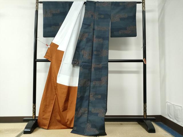 平和屋着物●本場大島紬 9マルキ 霞吉祥文 正絹 逸品 CAAW7921yc