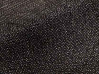 平和屋着物●本場結城紬　重要無形文化財　80亀甲　総詰め　黒地　正絹　逸品　CAAW7961yc