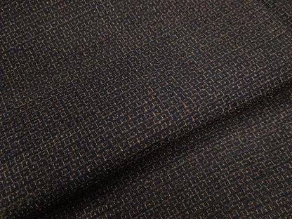 平和屋着物●本場結城紬　重要無形文化財　80亀甲　総詰め　黒地　正絹　逸品　CAAW7961yc