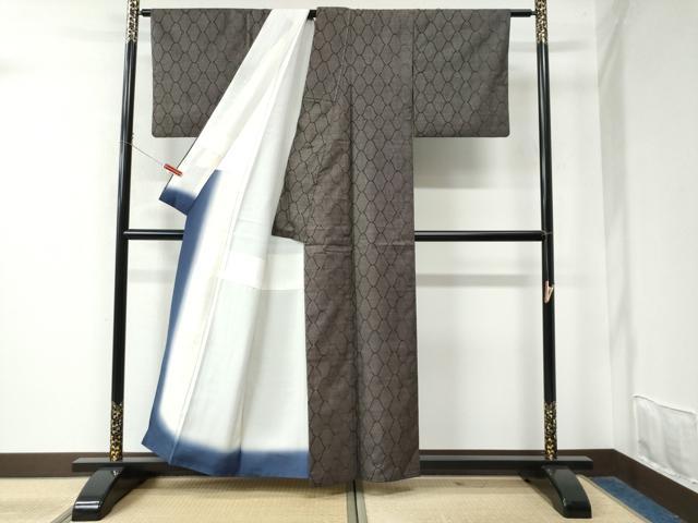 平和屋着物●本場大島紬 9マルキ 網目文様 正絹 逸品 CAAW7970yc
