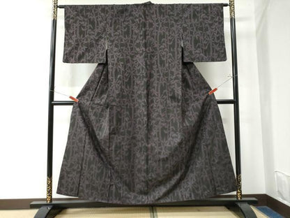 平和屋着物●本場大島紬　7マルキ　笹竹枝松文　正絹　逸品　CAAW8016yc