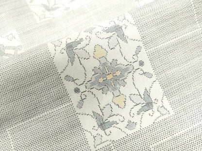 平和屋着物●本場大島紬 白大島 9マルキ 色紙重ね花蝶唐草文 正絹 逸品 CAAW8214yc