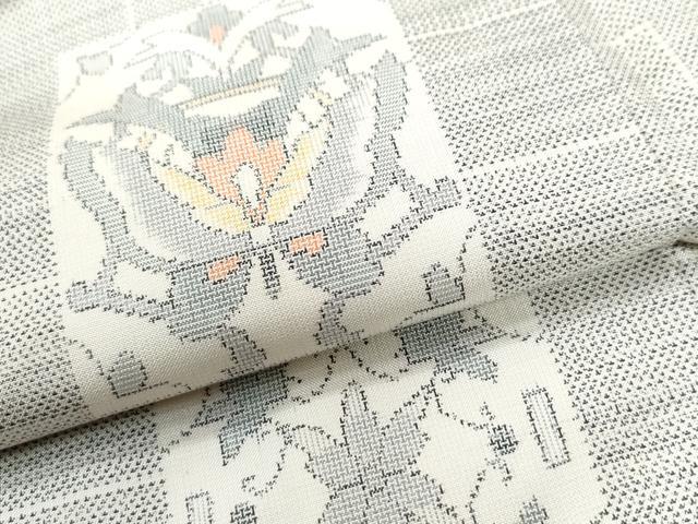 平和屋着物●本場大島紬 白大島 9マルキ 色紙重ね花蝶唐草文 正絹 逸品 CAAW8214yc