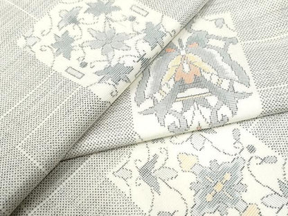 平和屋着物●本場大島紬 白大島 9マルキ 色紙重ね花蝶唐草文 正絹 逸品 CAAW8214yc
