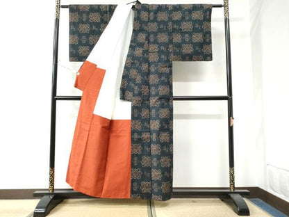 平和屋着物●上質な紬 牡丹吉祥文 黒地 正絹 逸品 CAAW8228yc