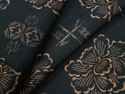 平和屋着物●上質な紬 牡丹吉祥文 黒地 正絹 逸品 CAAW8228yc
