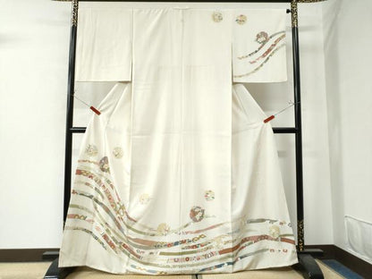 平和屋着物●訪問着　駒刺繍　鬘帯雪輪花蝶文　金彩　正絹　逸品　CABE2860yc
