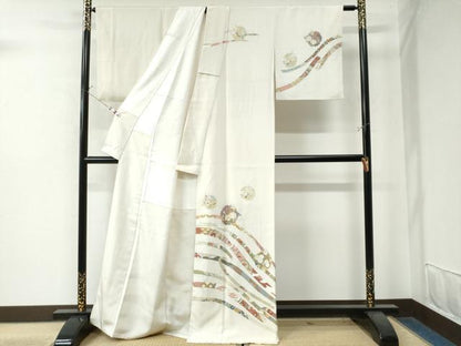 平和屋着物●訪問着　駒刺繍　鬘帯雪輪花蝶文　金彩　正絹　逸品　CABE2860yc