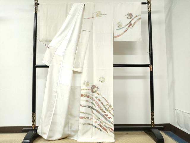 平和屋着物●訪問着　駒刺繍　鬘帯雪輪花蝶文　金彩　正絹　逸品　CABE2860yc