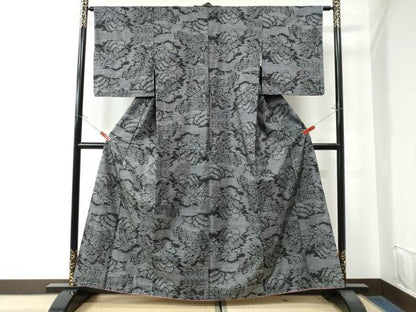 平和屋着物●本場大島紬 9マルキ 地空き 遠山樹林風景文 正絹 逸品 未使用 CAAW8318yc