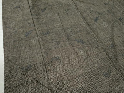 平和屋着物●本場大島紬 7マルキ 葡萄唐草文 正絹 逸品 CAAW8321yc