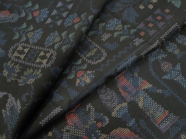 平和屋着物●本場大島紬　9マルキ　エジプト壁画更紗花唐草文　正絹　逸品　CAAW8324yc