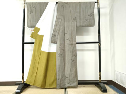 平和屋着物●上質な紬　絞り　舞蝶文　正絹　逸品　CAAW8328yc
