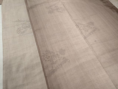 平和屋着物●結城紬 80亀甲 飛び亀甲柄 葡萄蔦の葉文 正絹 逸品 CAAW8331yc