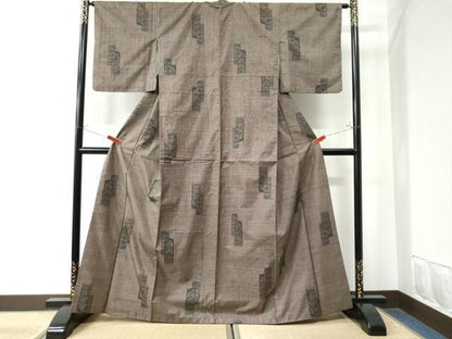 平和屋着物●本場大島紬 9マルキ 短冊重ね舞蝶文 正絹 逸品 CAAW8414yc