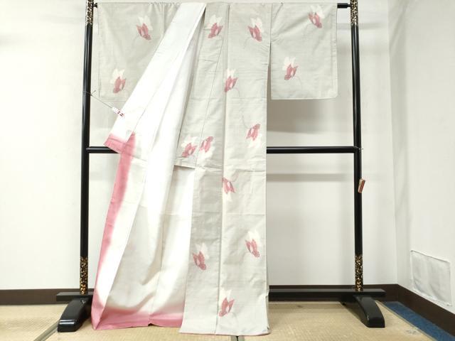 平和屋着物●本場大島紬 白大島 9マルキ 舞蝶文 ロング丈 正絹 逸品 未使用 CAAW8433yc