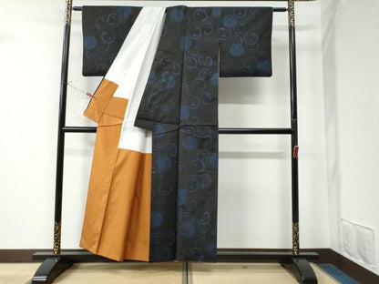平和屋着物●上質な紬 万寿菊 黒地 正絹 逸品 CAAW8453yc
