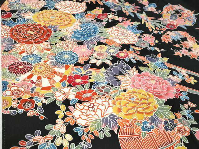 平和屋着物●豪華振袖 型染め 牡丹花車文 黒地 三越扱い 正絹 逸品 CAAW8492yc