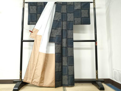 平和屋着物●本場大島紬　色紙花文　正絹　逸品　CAAW8549yc