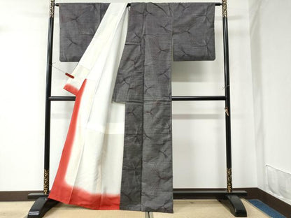 平和屋着物●本場大島紬　9マルキ　舞花文　安原絹織物謹製　証紙付き　正絹　逸品　CAAW8605yc