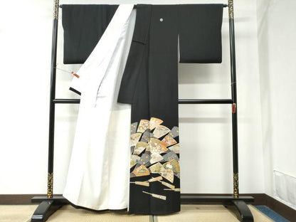 平和屋着物●創業460年・千總 黒留袖 駒刺繍 扇面宝尽くし花文 金彩 正絹 逸品 CAAW8659yc