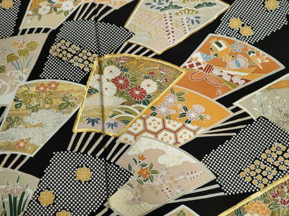 平和屋着物●創業460年・千總 黒留袖 駒刺繍 扇面宝尽くし花文 金彩 正絹 逸品 CAAW8659yc