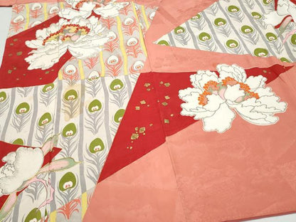 平和屋着物●アンティーク　大正ロマン　駒刺繍　孔雀羽牡丹文　金彩　正絹　逸品　CAAX0993vf