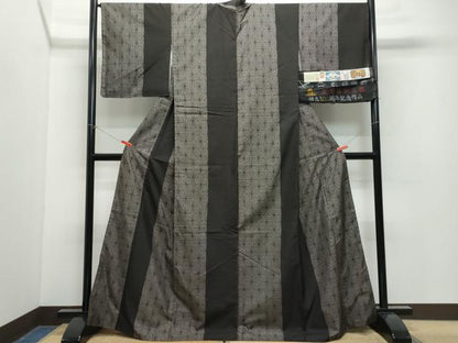 平和屋着物●本場大島紬　9マルキ　泥染め　麻の葉文　牧絹織物謹製　証紙付き　正絹　逸品　CAAX1072vf