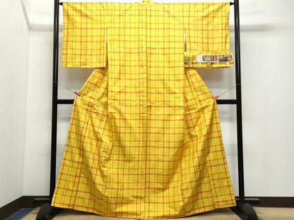平和屋着物●本場大島紬　車輪梅格子　藤絹織物謹製　証紙付き　正絹　逸品　CAAX1089vf