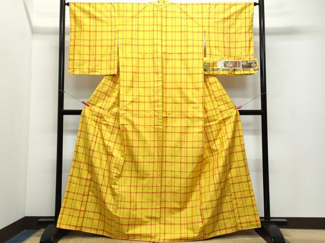 平和屋着物●本場大島紬　車輪梅格子　藤絹織物謹製　証紙付き　正絹　逸品　CAAX1089vf