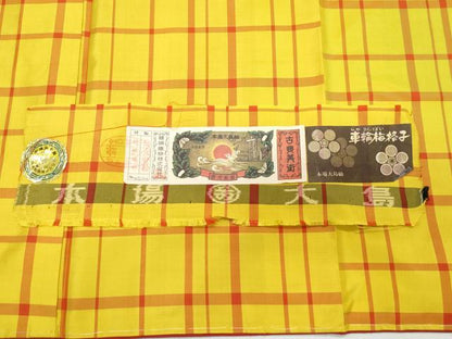 平和屋着物●本場大島紬　車輪梅格子　藤絹織物謹製　証紙付き　正絹　逸品　CAAX1089vf