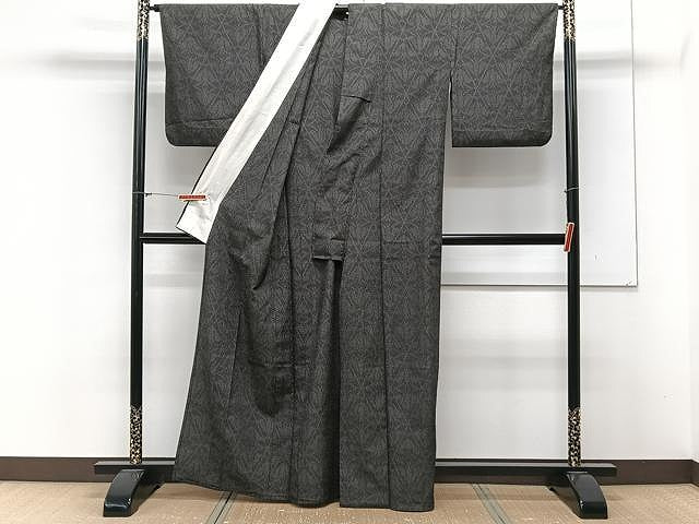 平和屋着物▽本塩沢 単衣 110亀甲 花菱文 黒地 正絹 逸品 CAAX2492xi